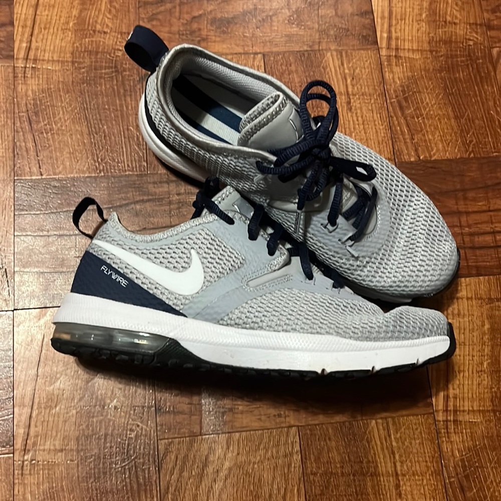 Nike sneakers 👟